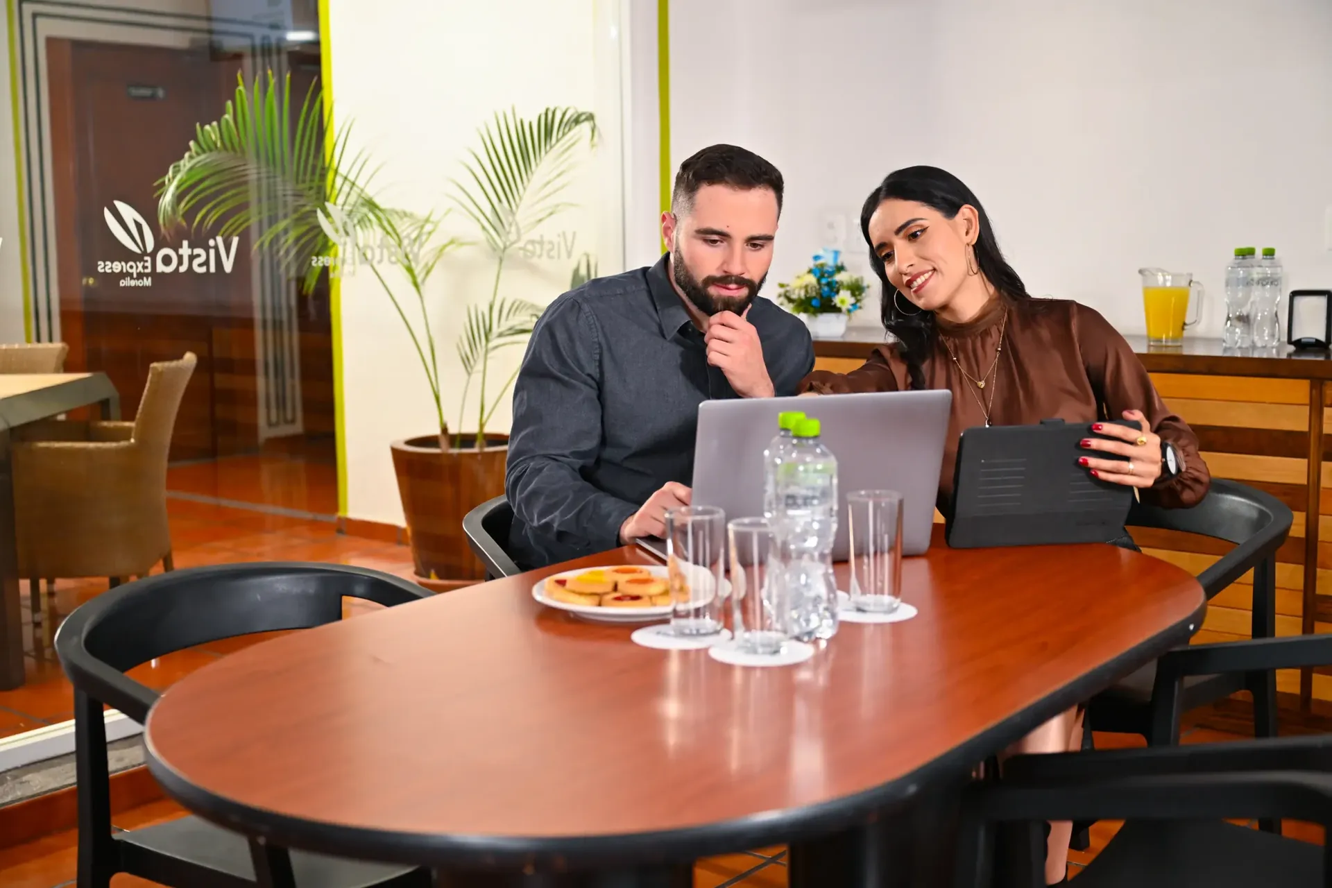 Coworking Room with
bed included