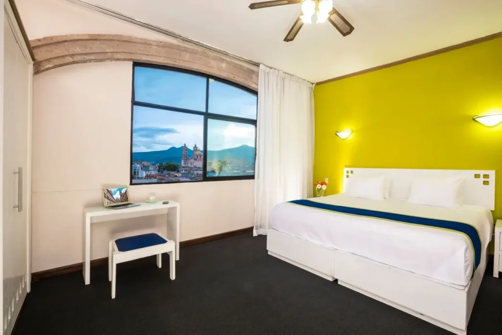 Standard room with king bed